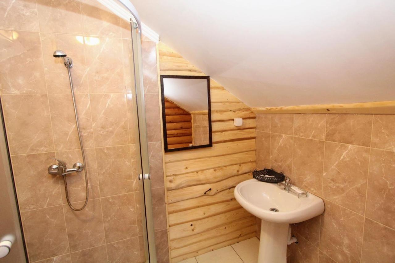 Мала Одеса Hotell Jablunytsja Exteriör bild
