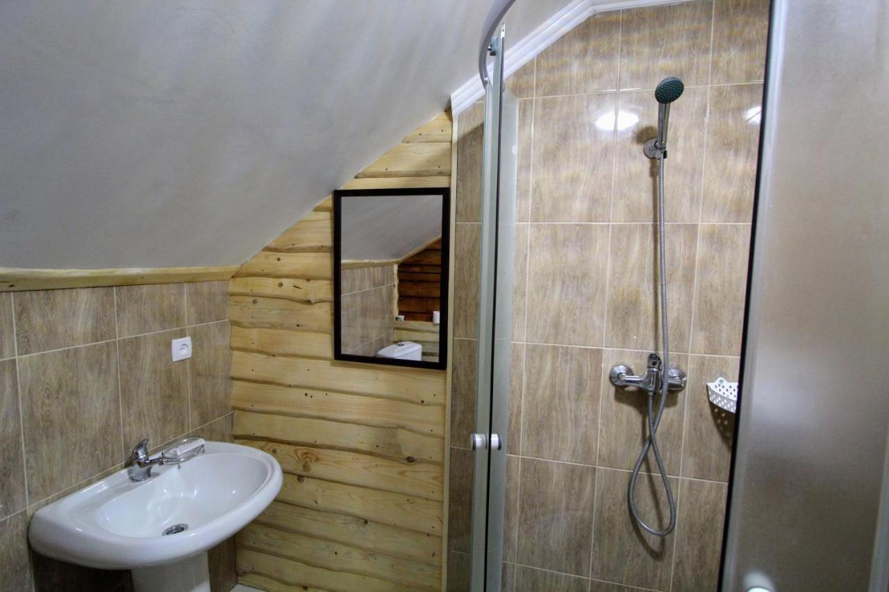 Мала Одеса Hotell Jablunytsja Exteriör bild