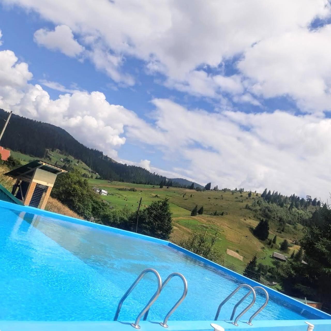 Мала Одеса Hotell Jablunytsja Exteriör bild
